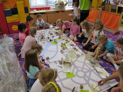 Tvůrčí dílna v mateřské škole na ulici B. Martinů. Foto: Lucie Římovská