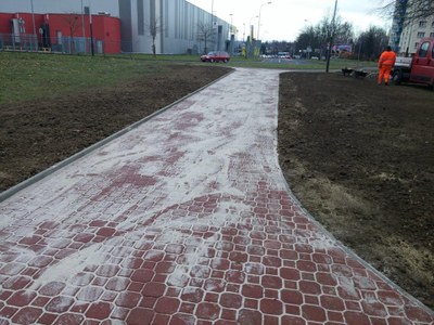 Chodník na Francouzské ulici je už hotov. V 1. ročníku projektu se návrh na jeho vybudování umístil na 5. místě. Foto: ÚMOb Poruba