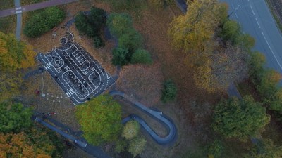 Zatím posledním projektem realizovaným v participativním rozpočtu je pumptrack a dopravní hřiště, které vzniklo na křižovatce ulic Průběžná a Martinovská. Foto: Martin Otipka