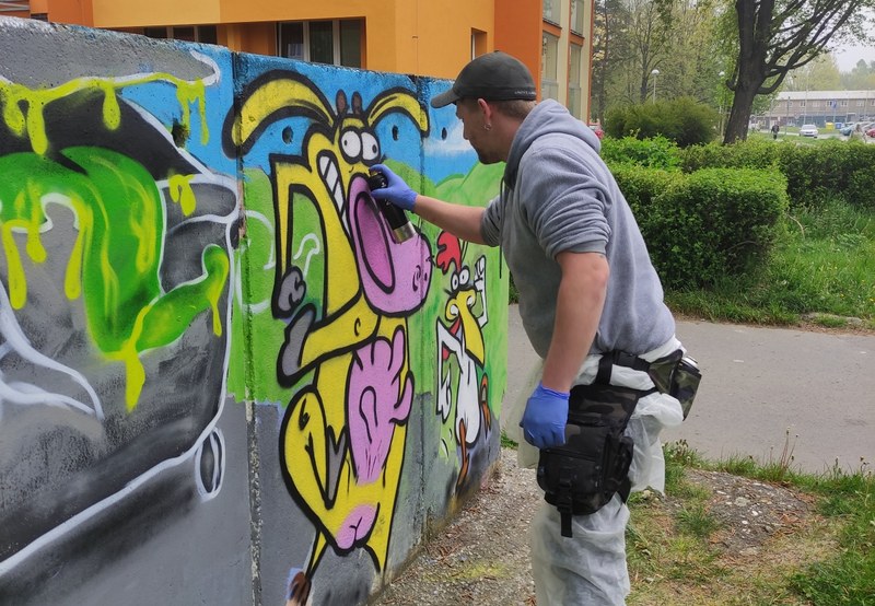 Betonové plochy zdobí postavičky z animovaných seriálů
