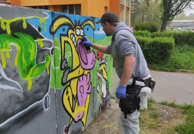 Betonové plochy zdobí postavičky z animovaných seriálů