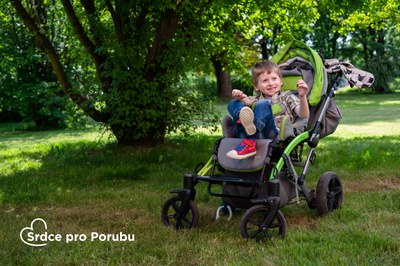 Na vozík jsme vybrali, pomůžeme i Alexovi?