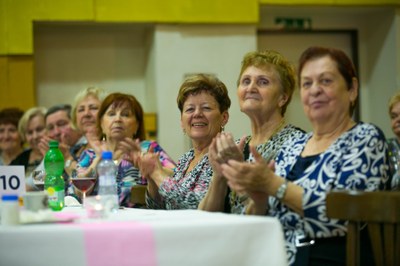 Osamělým seniorům nabízí Poruba pomoc s nákupem