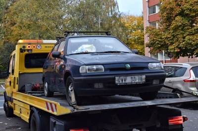 Poruba odstraní další nepojízdná vozidla z ulic