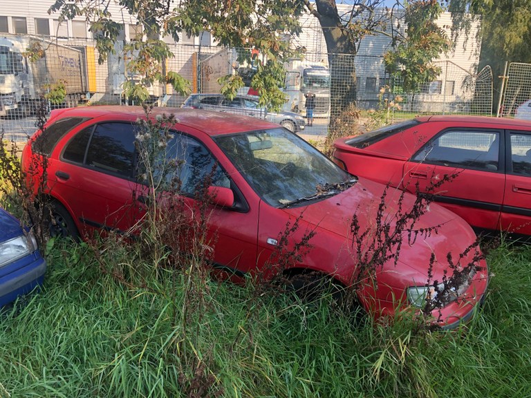 Poruba vydražila první autovraky