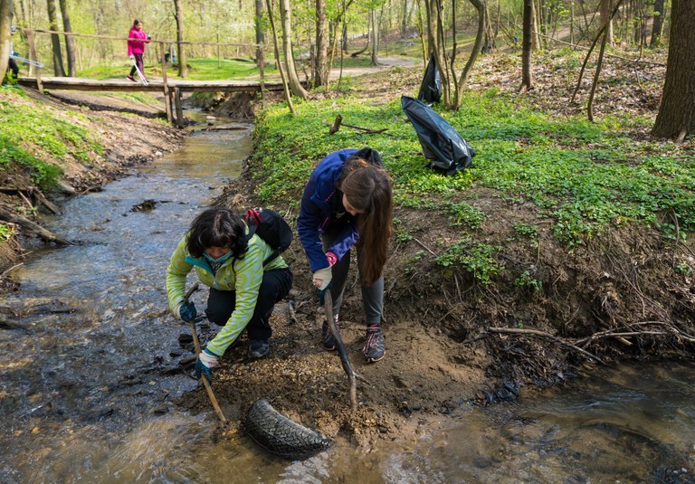 Porubané (a nejenom oni) uklidili lesopark