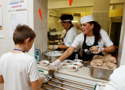 Porubské děti ochutnaly jídlo šéfkuchaře Valíčka