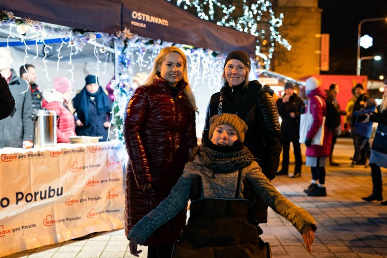 Punč, vláček a touha pomoci druhým