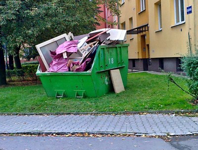 Rozměrný odpad patří do velkoobjemových kontejnerů