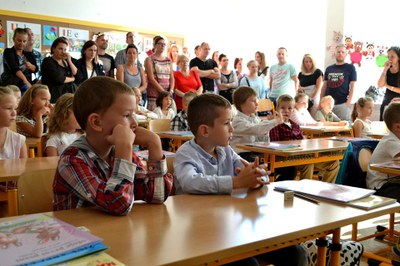 Skončily prázdniny, do lavic usedlo 5700 žáků