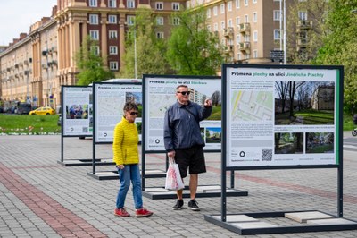 Výstava ukazuje proměnu porubských dvorů
