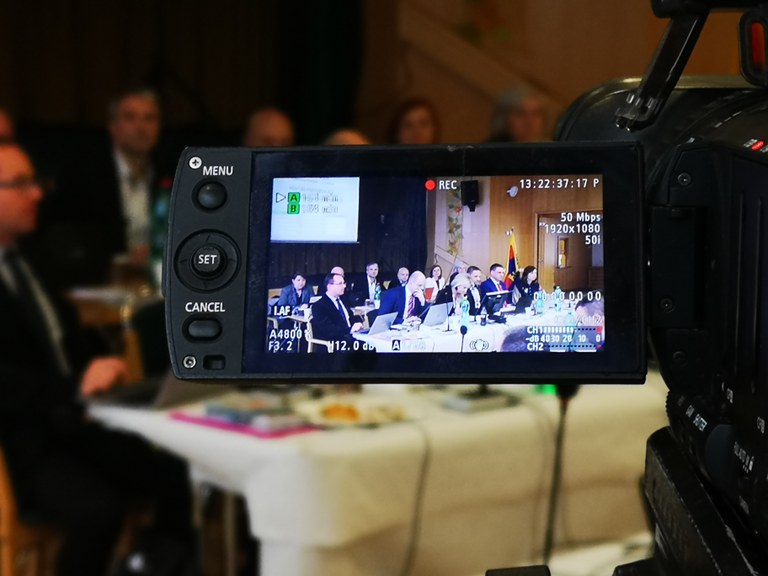 Záznam ze zasedání zastupitelstva je na  webu