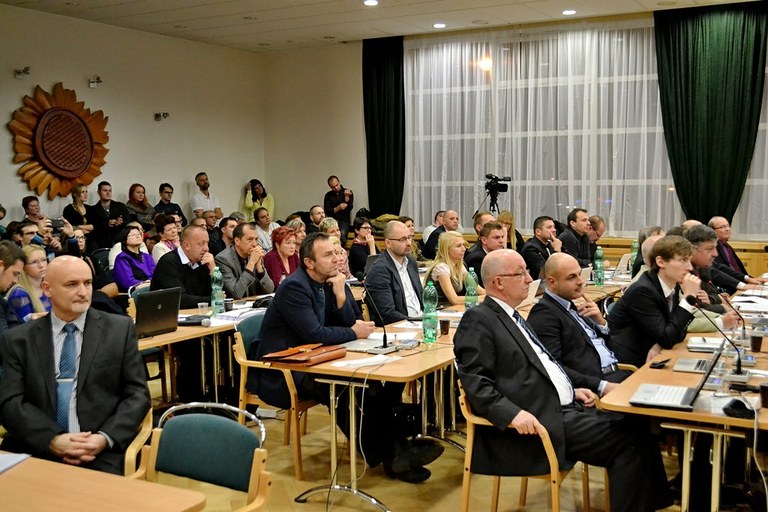 Záznam ze zasedání zastupitelstva je na webu