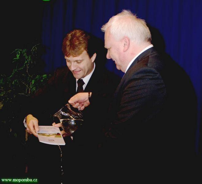 27.2.2009 – Senátor pokřtil kalendárium vodou z Porubky