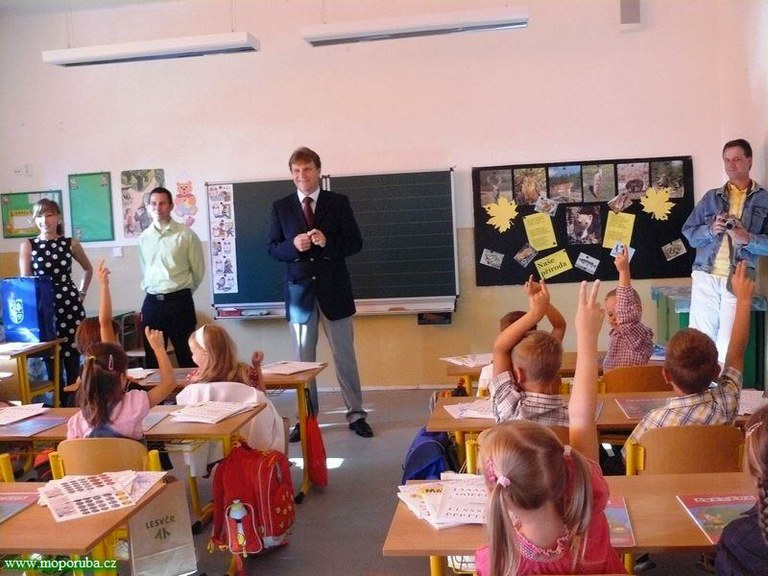 1.9.2009 – V Porubě letos usedlo do lavic 620 prvňáků 