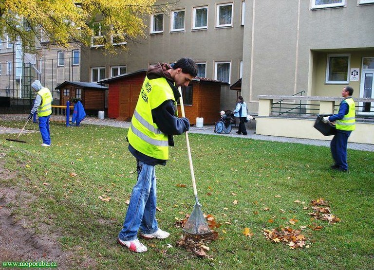 26.10.2009 – Pracovníci veřejné služby pomáhají ve školkách