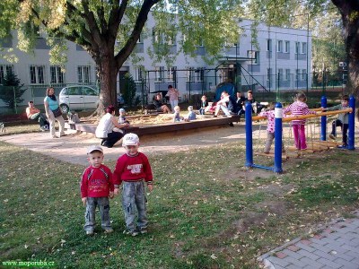 2.11.2009 – Projekt veřejných dětských hřišť se osvědčil, Poruba v něm bude pokračovat i příští rok 