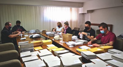 Příprava balíčků pro seniory. Foto: ÚMOb Poruba