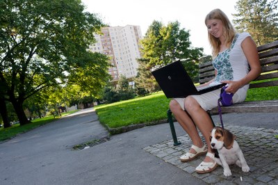 Poruba rozšiřuje lokality, kde se lidé mohou zdarma připojit k internetu