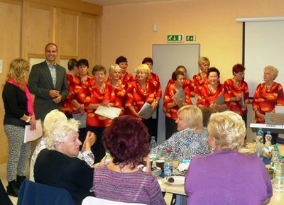 Sedm desítek seniorů slavilo svůj svátek