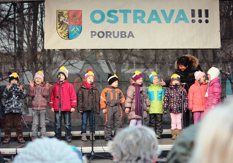 Adventní koncert na Hlavní třídě navštívily desítky Porubanů