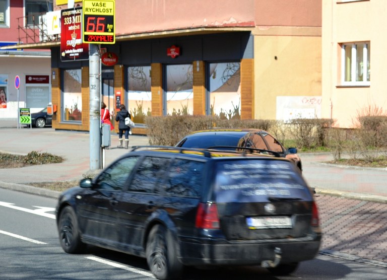 Řidiči povolenou rychlost často nerespektují
