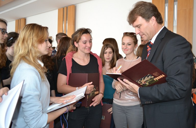 Starosta debatoval s francouzskými studenty