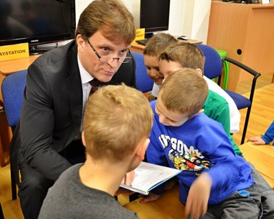 Z prvňáčků se stali čtenáři