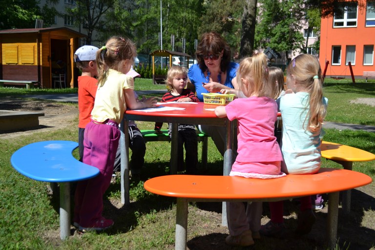 Všechny porubské školy budou mít opravené zahrady