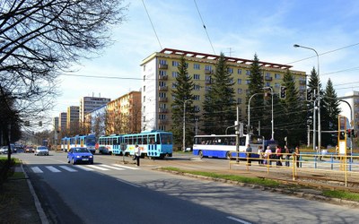 Na frekventované křižovatce nepůjdou semafory