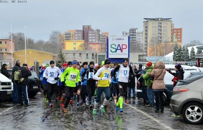 Závodníci běželi mrazivou Porubou