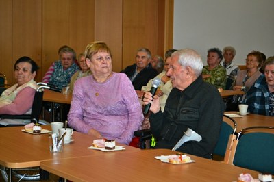 Zástupci obvodu debatovali se seniory