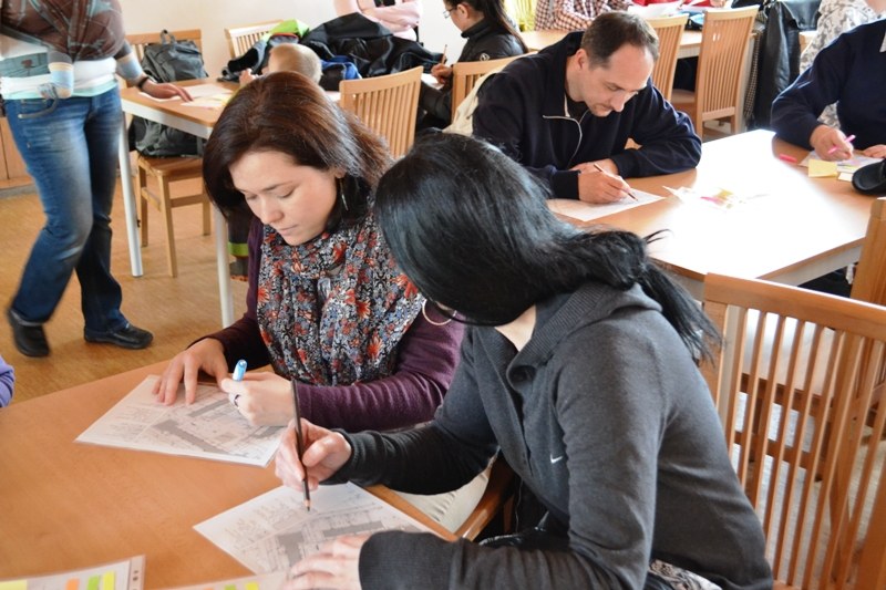 Lidé vybírali podobu dvora