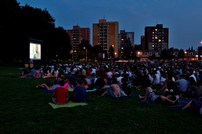 Nedotknutelné zhlédlo na dva tisíce diváků