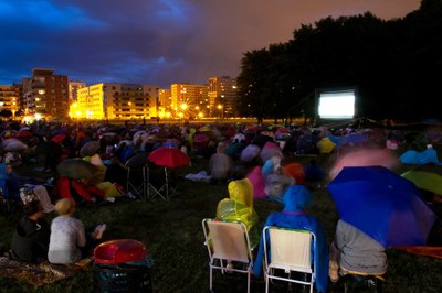Promítání letního kina nepokazilo ani deštivé počasí