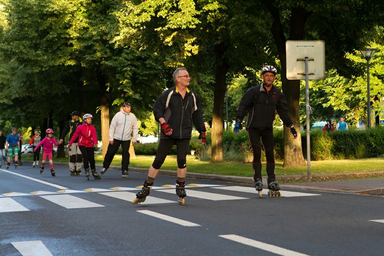 Projeďte se na bruslích po Hlavní třídě