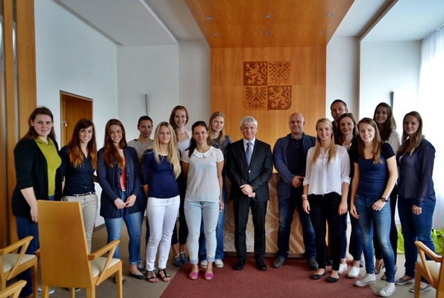 Házenkářky Poruby navštívily radnici