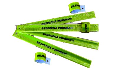 Lidé si mohou vyzvednout reflexní pásky