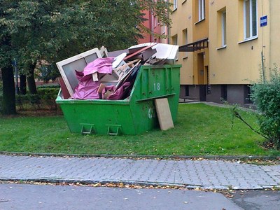Rozměrný odpad patří do velkoobjemových kontejnerů