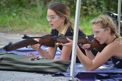 Jednou ze soutěžních disciplín  byla i střelba ze vzduchovky. Foto: Martin Otipka