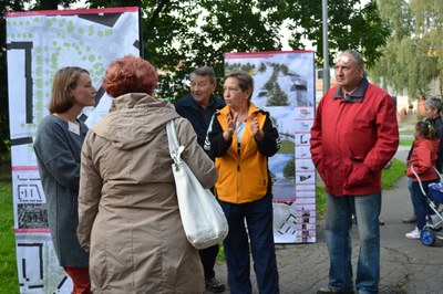 Lidé diskutovali o navržených úpravách s architekty. Foto: Jana Janošcová