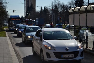 Ulice 17. listopadu v době dopravní špičky. Foto: Martin Otipka