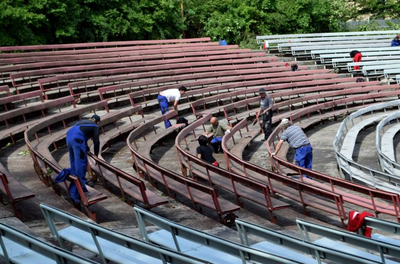 Pomůžete s úklidem letního kina?