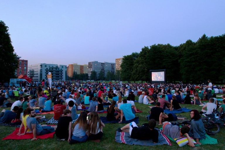 Porubské letní kino zahájí sezonu hudební romantickou komedií