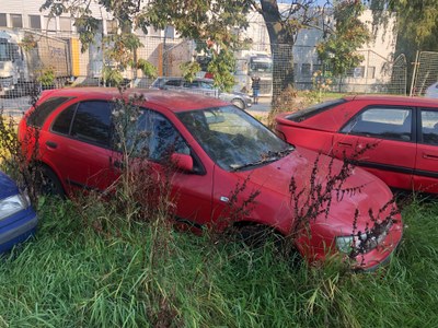 Jeden z vydražených autovraků. Foto: ÚMOb Poruba