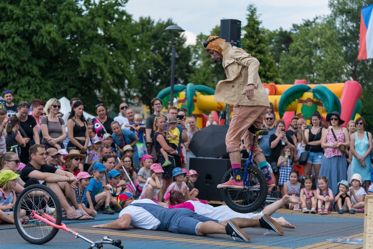 Festival v ulicích naplní Porubu na začátku prázdnin hudbou, pouličním uměním a radostí