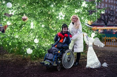 Na vánočním jarmarku se Jakub setkal se starostkou Lucií Baránkovou Vilamovou. Foto: Jiří Birke