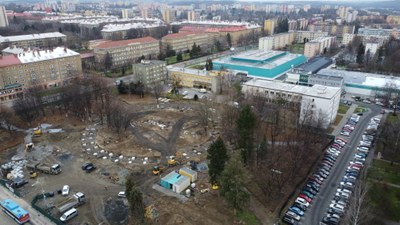Většina zemních prací už je hotova a na jaře už se začne budovat pochozí ochoz a další prvky. Foto: Martin Otipka
