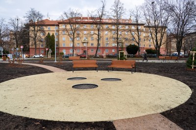Park u ulice Čs. exilu bude sloužit především aktivnímu odpočinku. Dětem nabídne třeba trampolíny. Foto: Jiří Birke