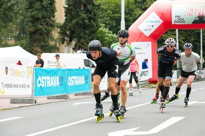 Do Poruby se sjeli maratonci na bruslích
